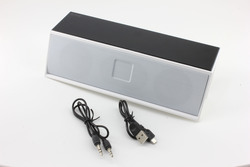 Bluetooth Lautsprecher 5W mit Touchscreen weiß